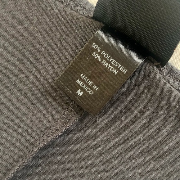 [daytrip][The Buckle] “Unknown Legend” Distressed Graphic Tee - Picture 10 of 12